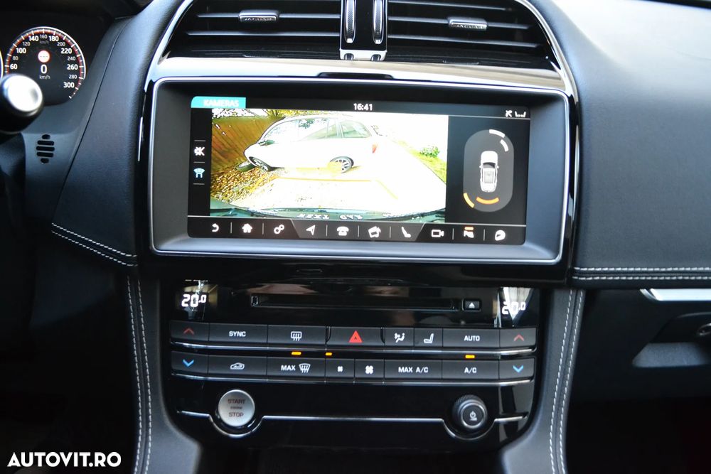 Jaguar F-Pace S AWD - 30