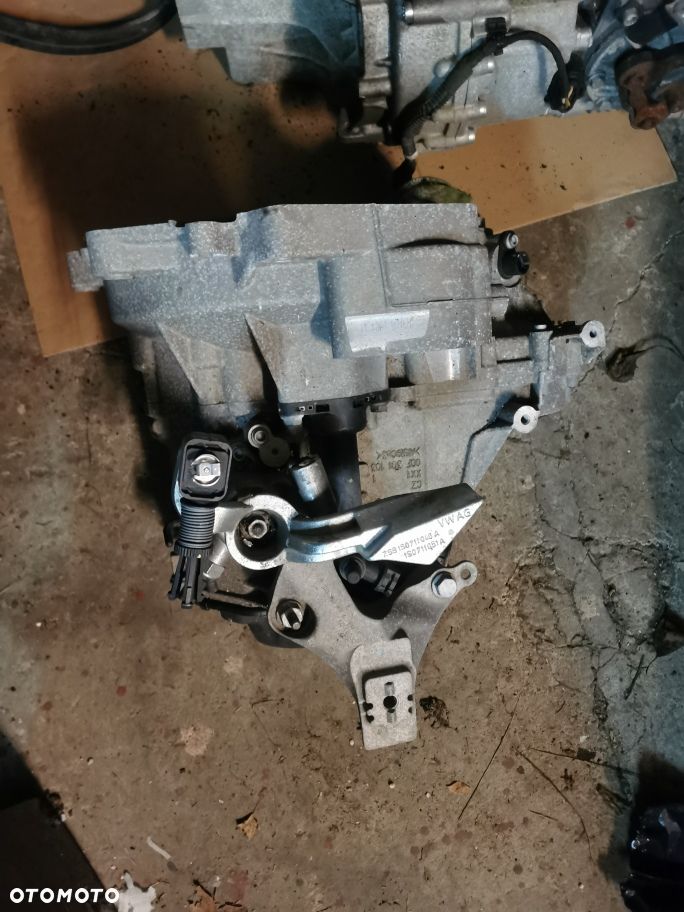 VW Audi Skoda Seat skrzynia biegów QWH - 1