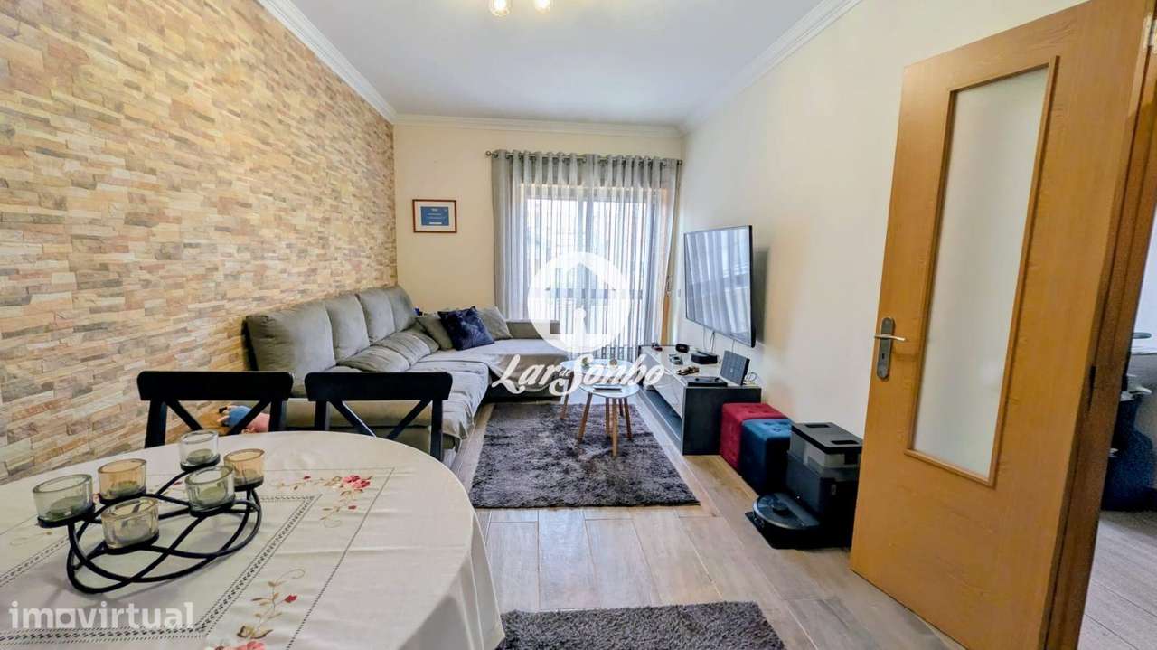 Apartamento T2 com Garagem fechada e Terraço a 50 m da Praia - Grande imagem: 3/20