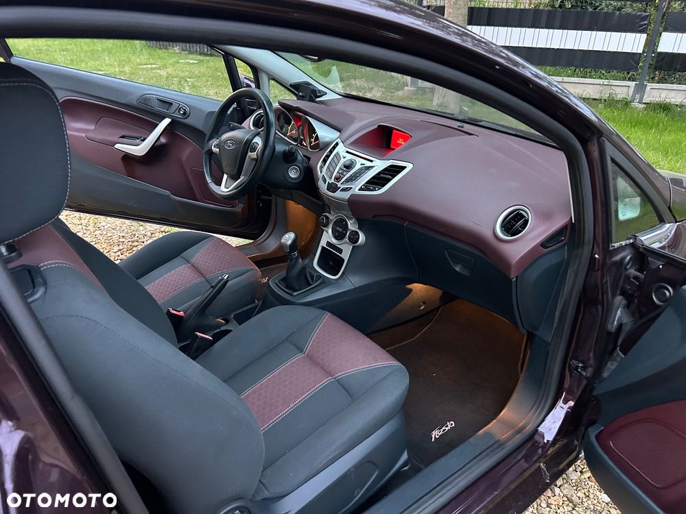 Ford Fiesta 1.25 Ghia - 8