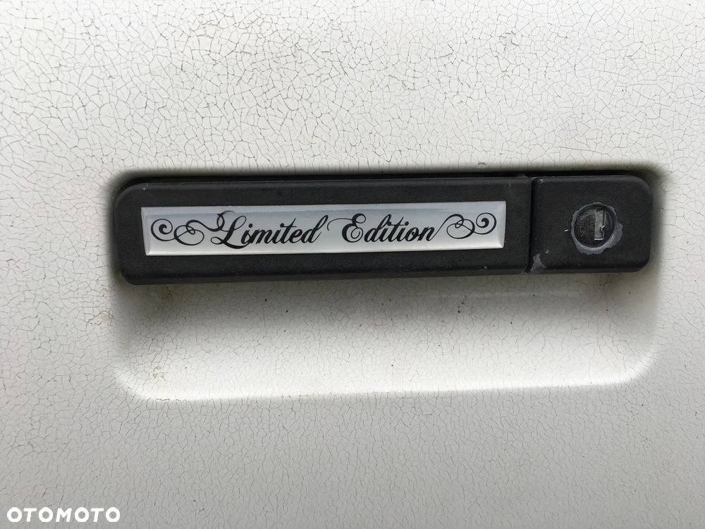 Chevrolet Corvette - 18