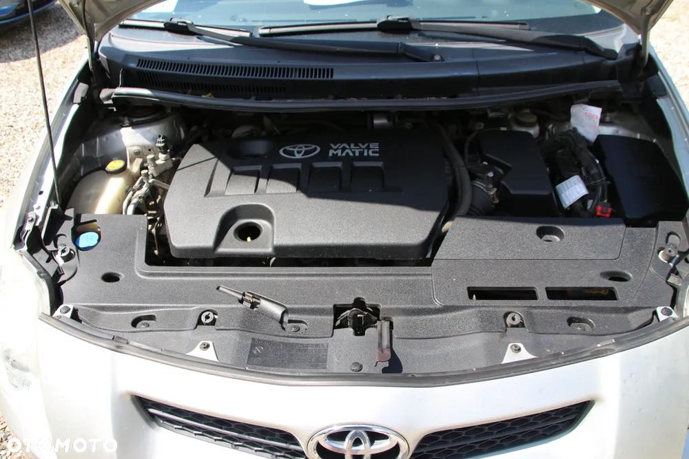 Toyota Auris 1.6 Luna - 17