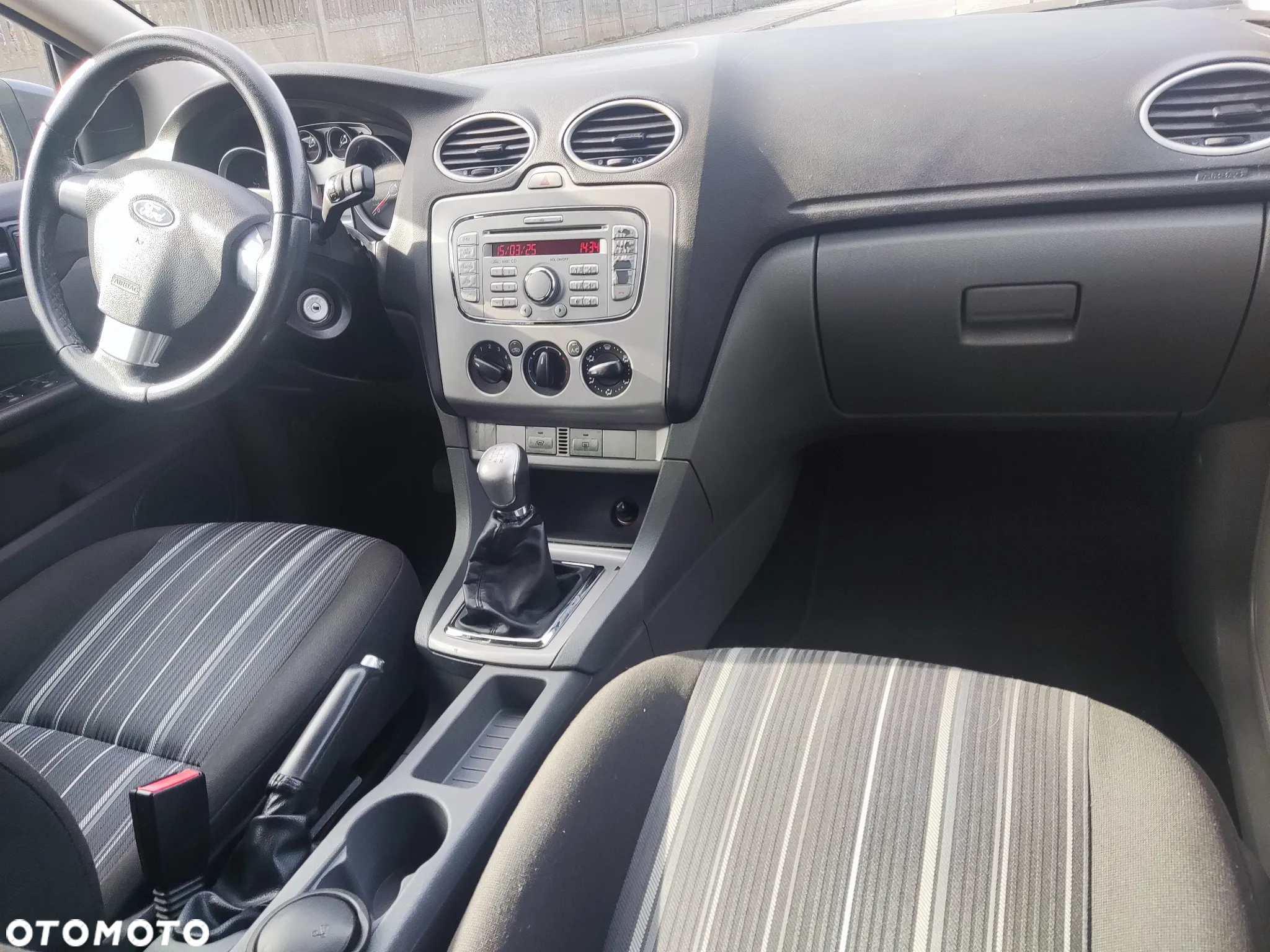 Ford Focus 1.6 16V Ambiente - 7