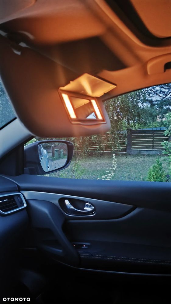 Nissan Qashqai 1.2 DIG-T N-Connecta EU6 - 33