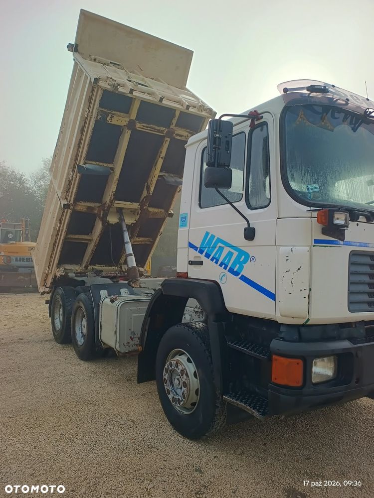 MAN 32372 6x4 - 2
