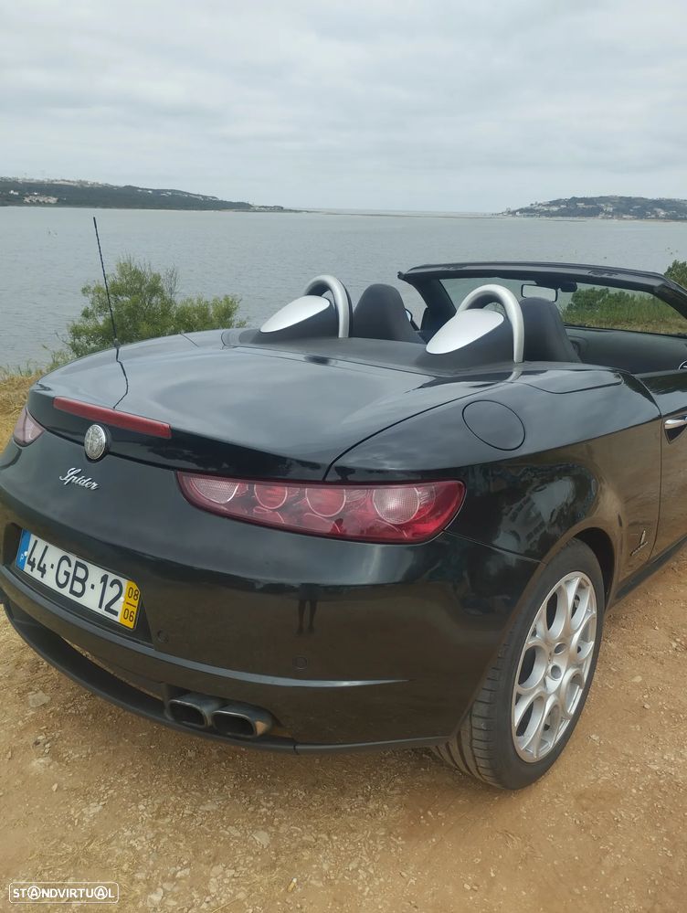 Alfa Romeo Spider 2.4 JTDM - 9