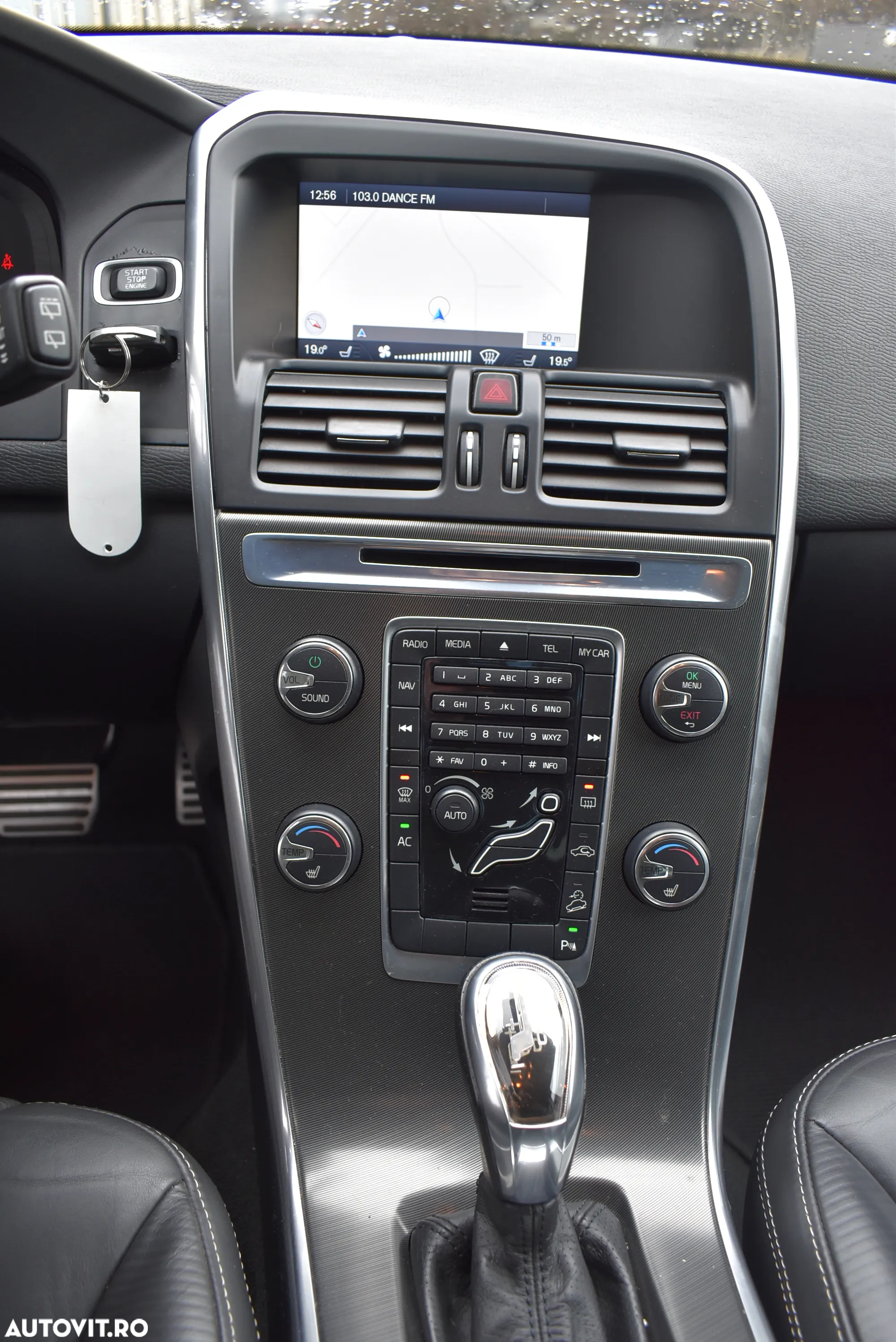 Volvo XC 60 2.4D AWD Aut. RDesign - 14
