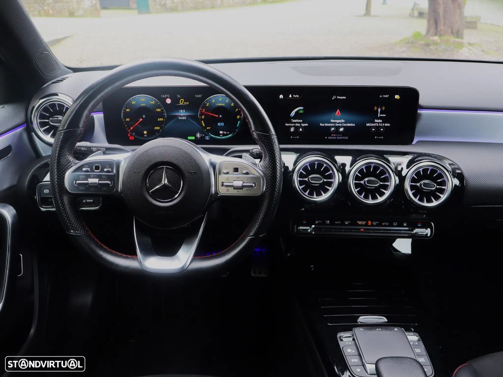 Mercedes-Benz A 250 e AMG Line - 11