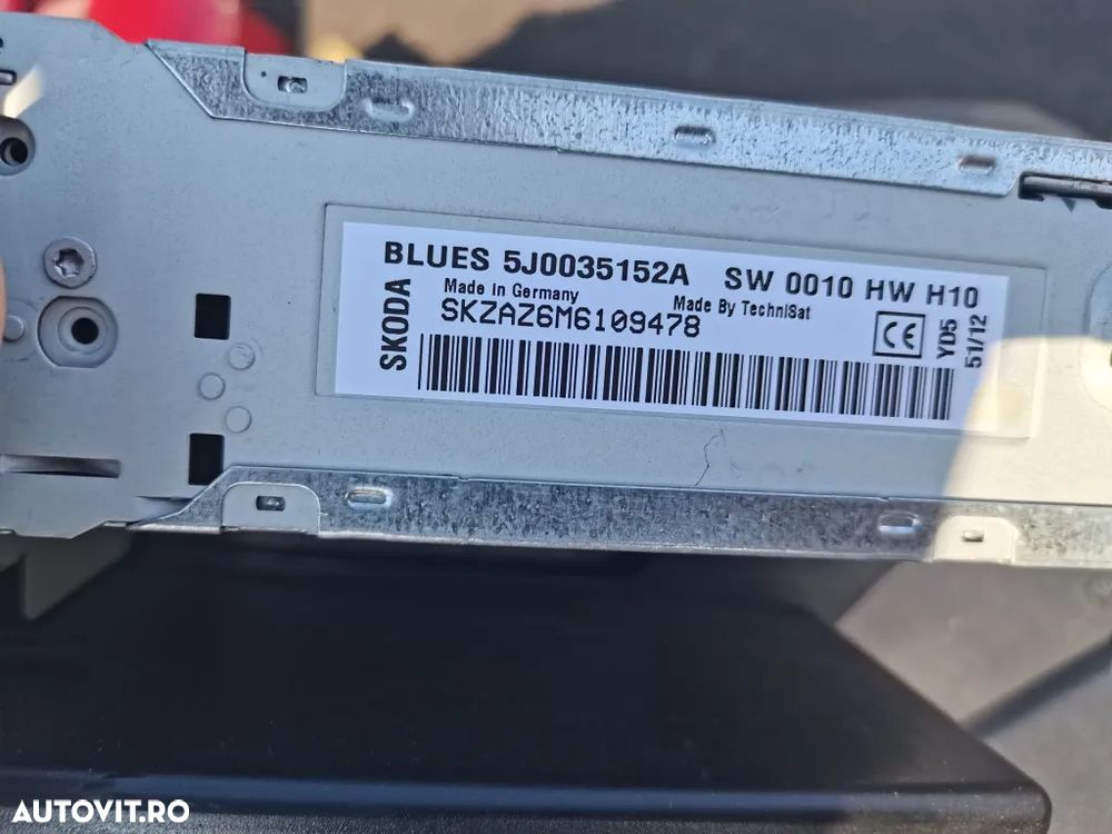 Radio CD avand codul 5J0035152A pentru Skoda Fabia 2 / Roomster - 2