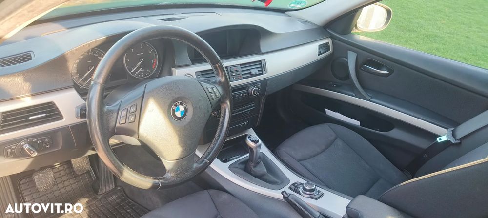BMW Seria 3 320d - 4