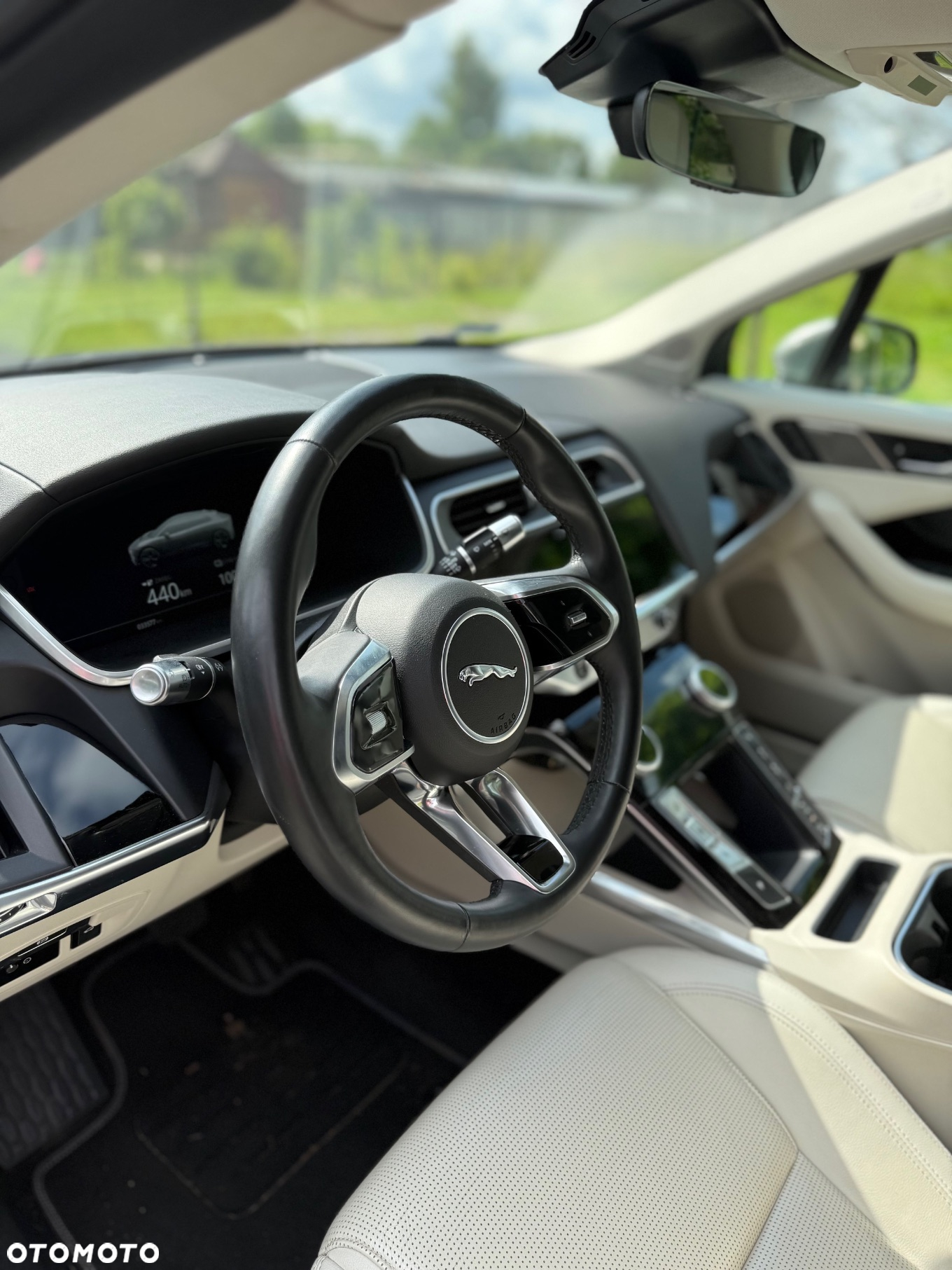 Jaguar I-Pace EV400 90kWh AWD R-Dynamic HSE - 11