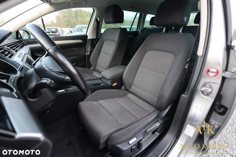 Volkswagen Passat - 38