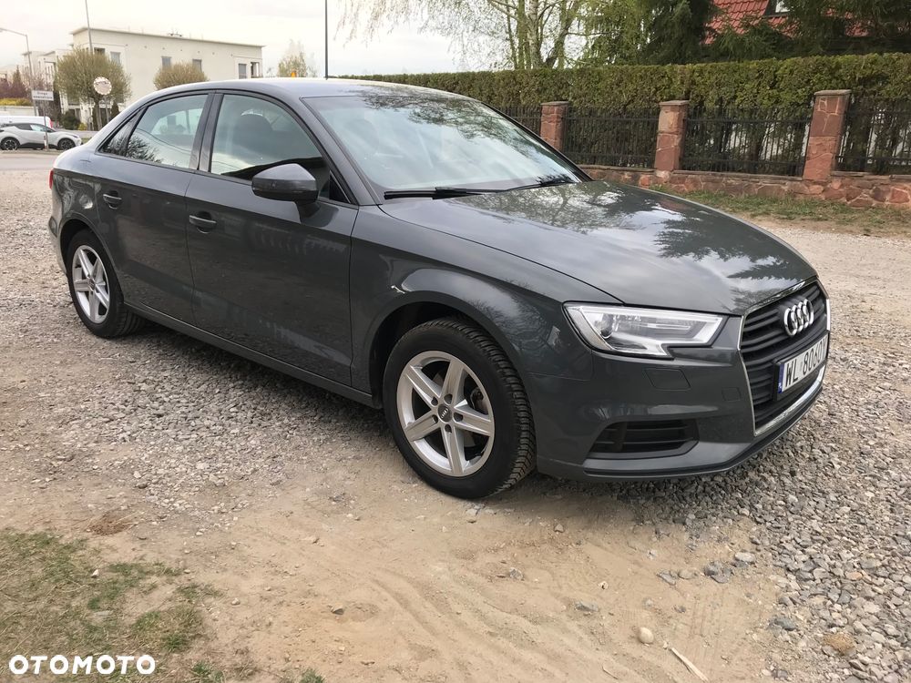 Audi A3 Limousine 30 TFSI S tronic design - 1