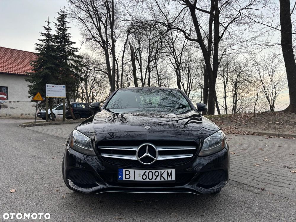 Mercedes-Benz Klasa C 300 9G-TRONIC - 2