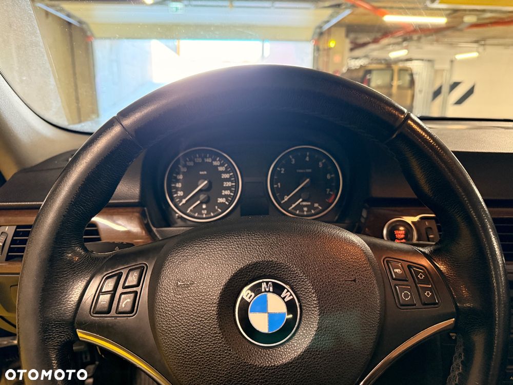 BMW Seria 3 325i - 15