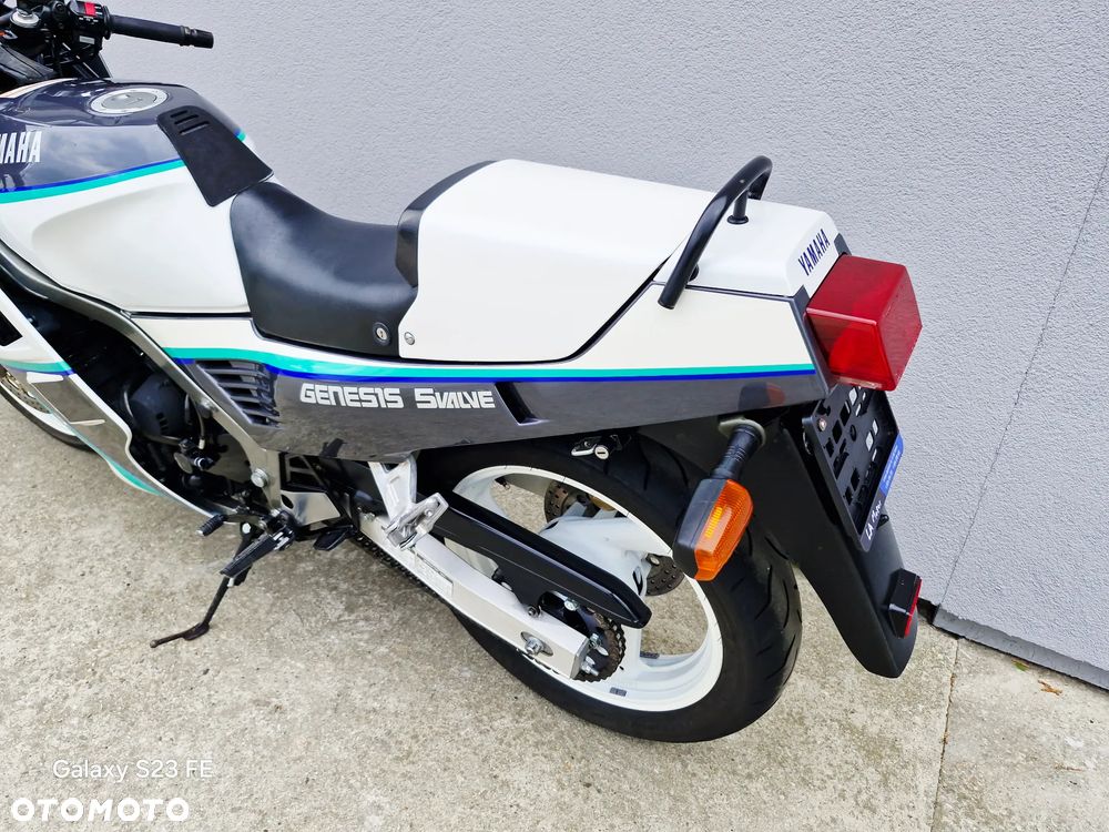 Yamaha FZ - 16