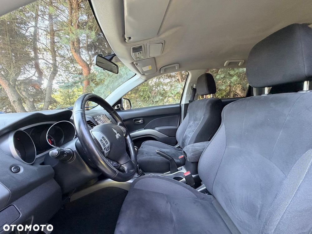 Mitsubishi Outlander 2.0 DID Intense + - 13