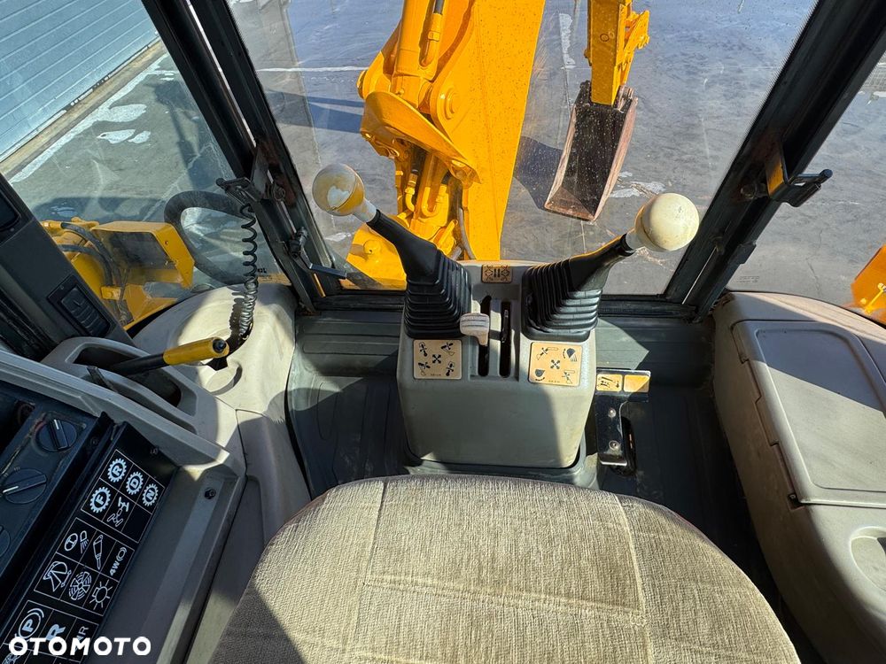 JCB 4CX - 6