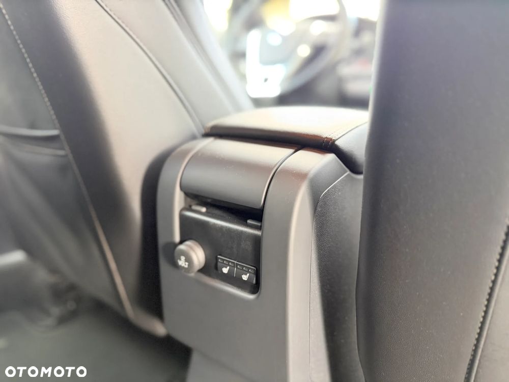 Volvo V60 D4 Geartronic R-Design - 34