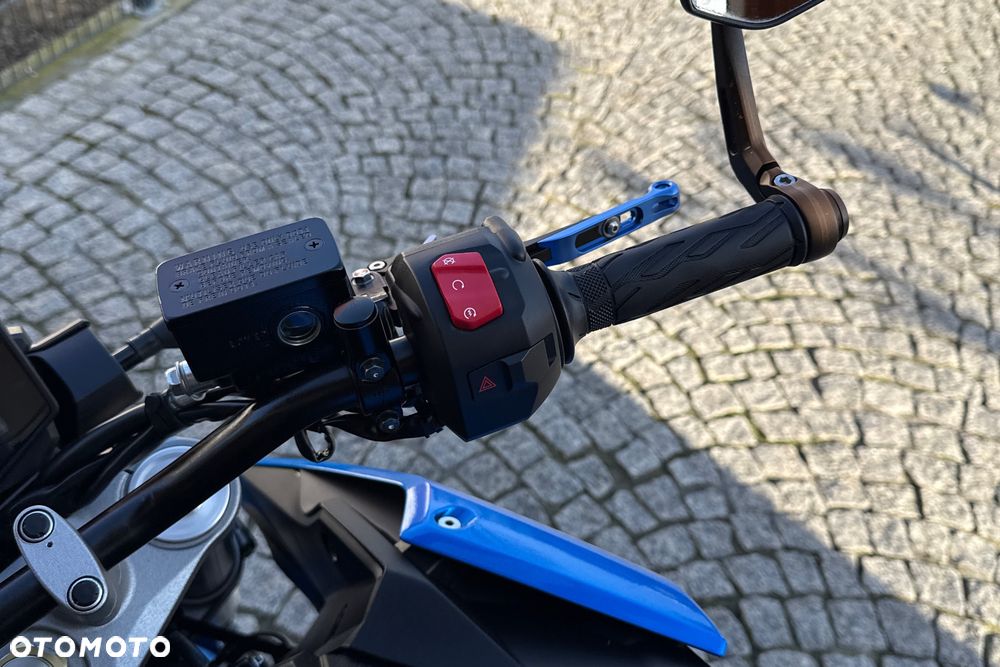 Suzuki GSX - 15