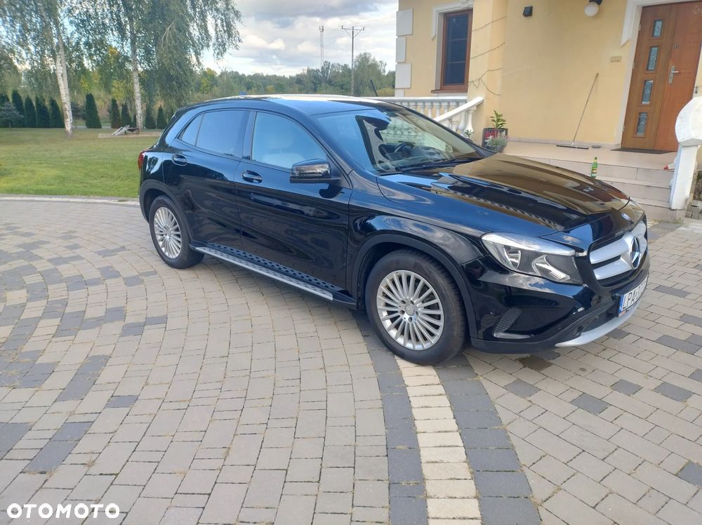 Mercedes-Benz GLA 200 d 4Matic 7G-DCT Style - 4