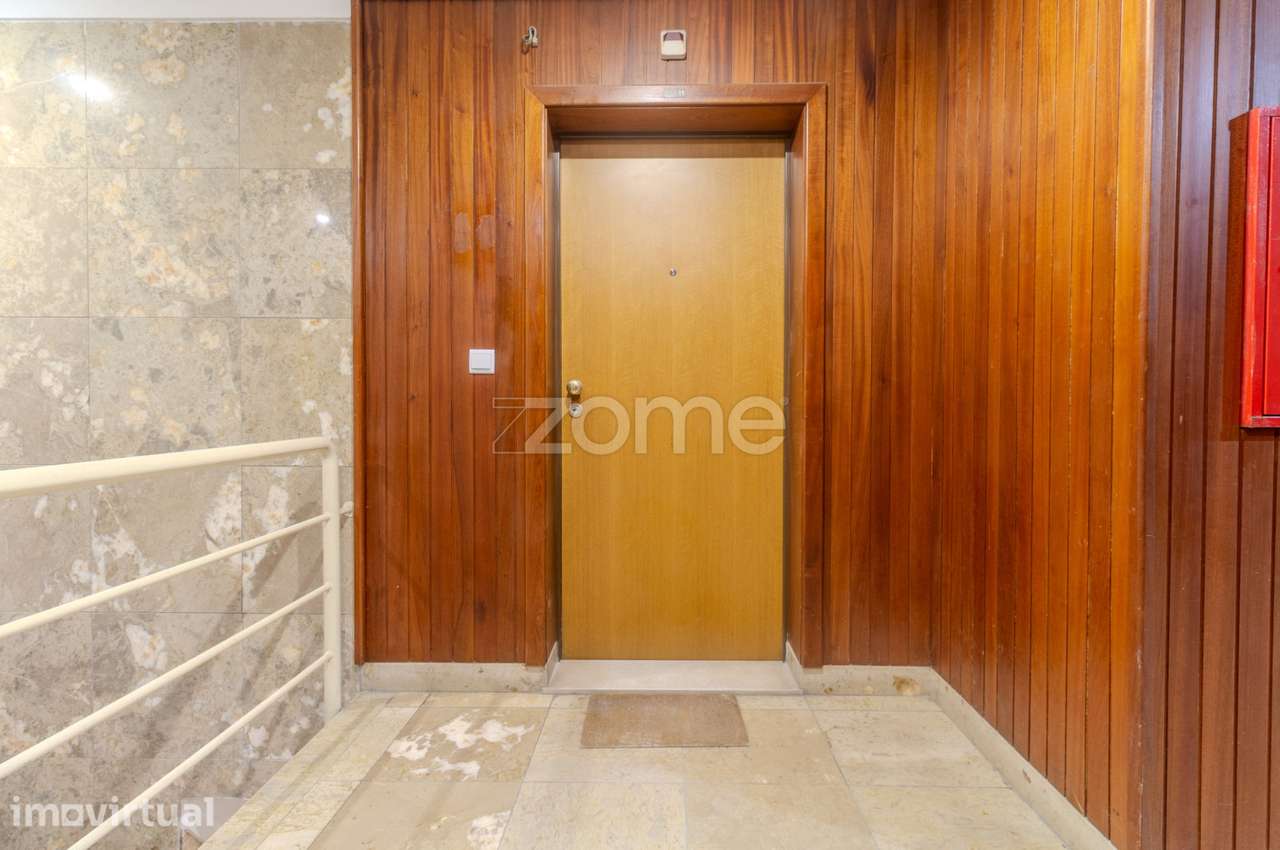 Loja convertida em habitação T0+1em Águas Santas - Grande imagem: 4/21