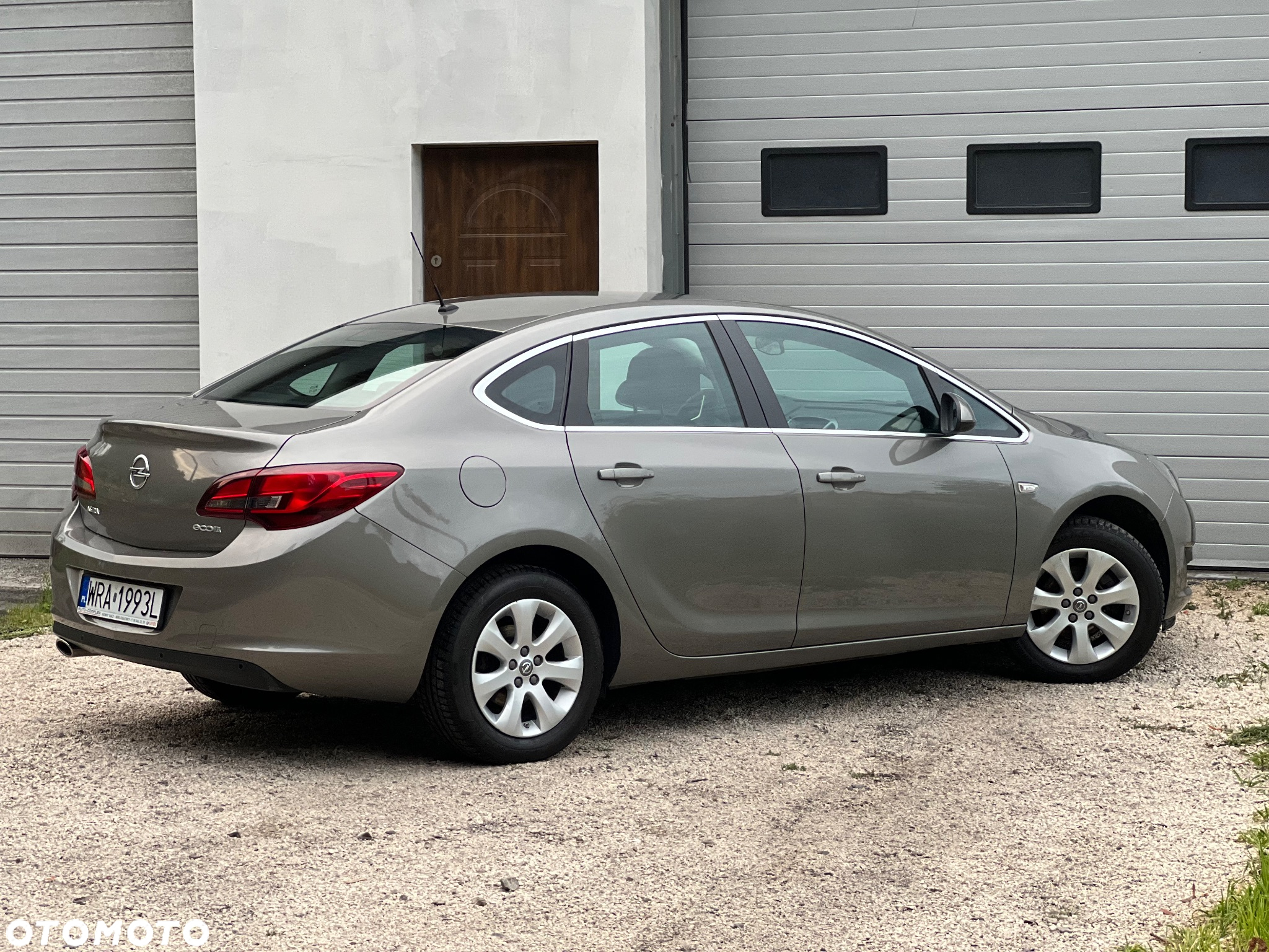 Opel Astra IV 1.4 T Business S&S - 12