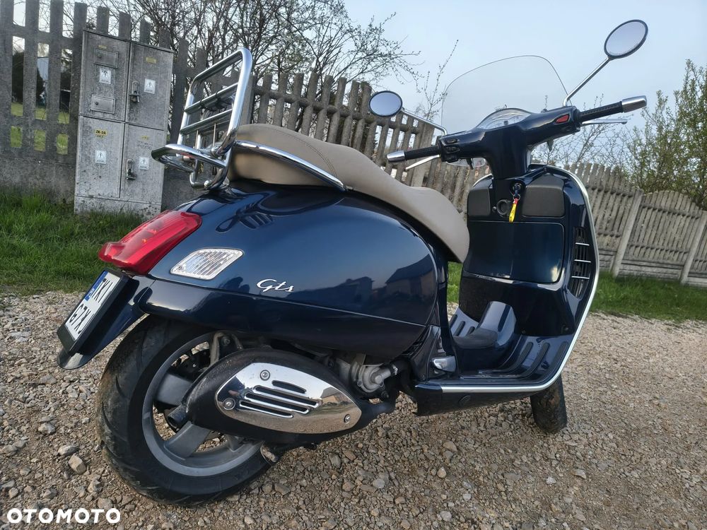 Piaggio Vespa - 2