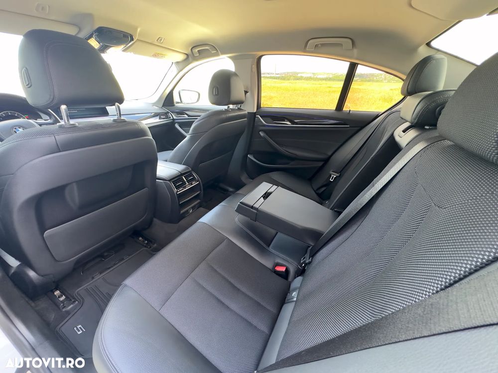 BMW Seria 5 530i xDrive AT - 14