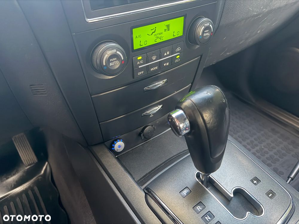 Kia Sorento 3.3 V6 LX - 13