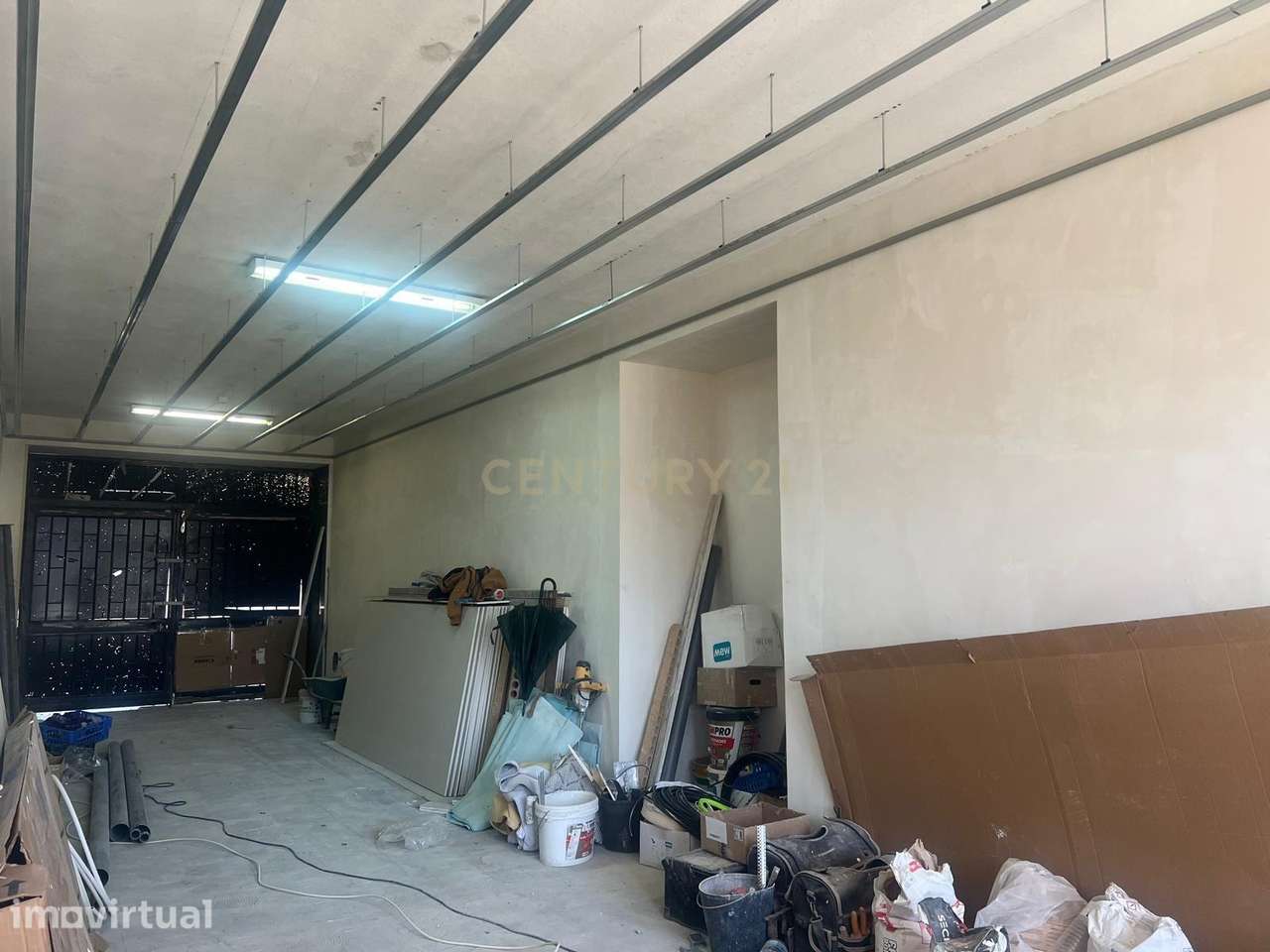 Loja Renovada em Matosinhos com Excelente Localização - Grande imagem: 3/8
