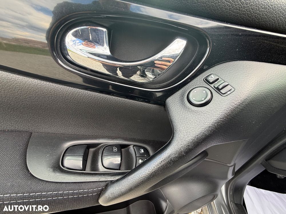 Nissan Qashqai 1.6 DCI ALL-MODE 4x4i TEKNA+ - 31