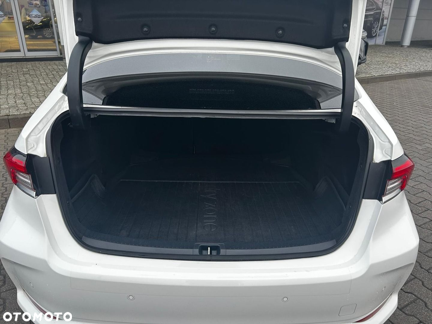 Toyota Corolla - 8