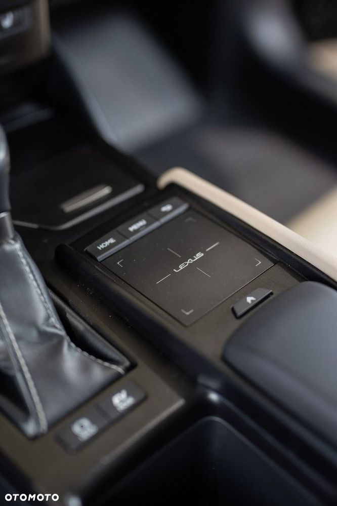 Lexus ES - 14