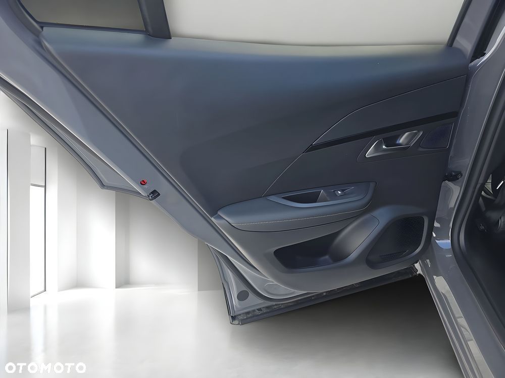 Peugeot 2008 PureTech mHEV GT E-DCS6 - 12