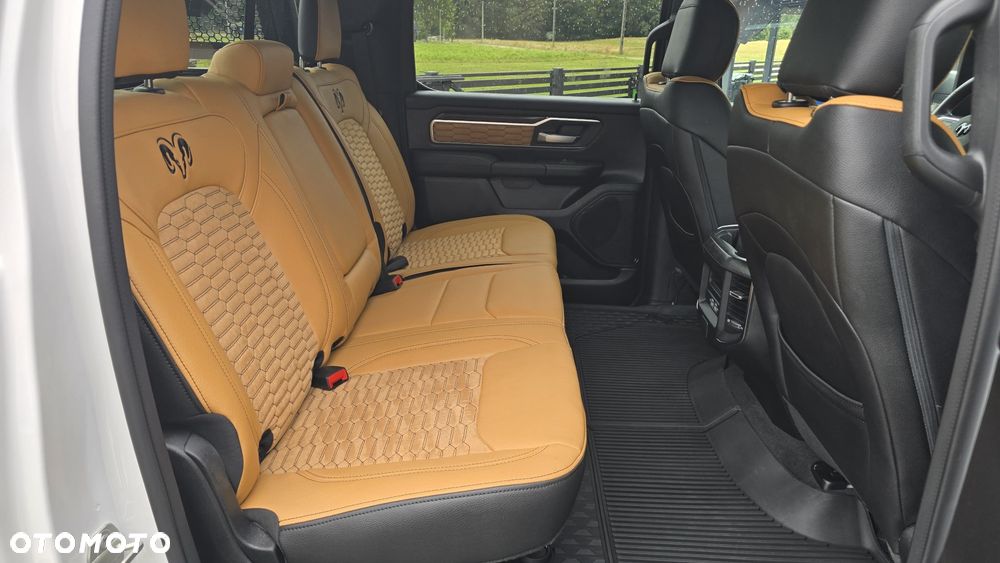 RAM 1500 5.7 Crew Cab Bighorn - 22