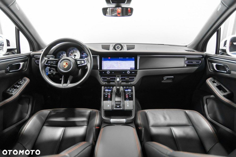 Porsche Macan Standard - 24