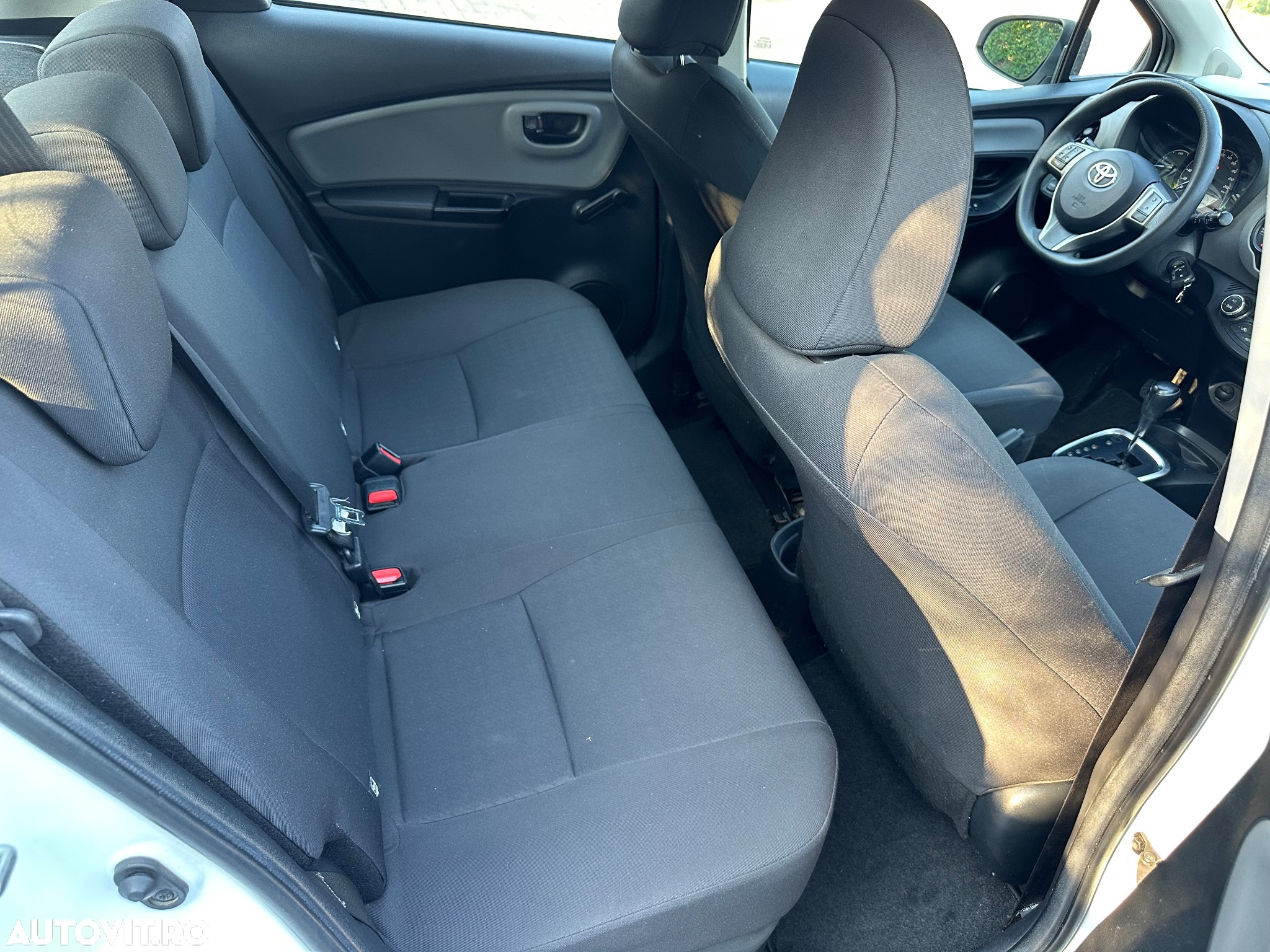 Toyota Yaris 1.5 VVT-i HSD Eco - 11