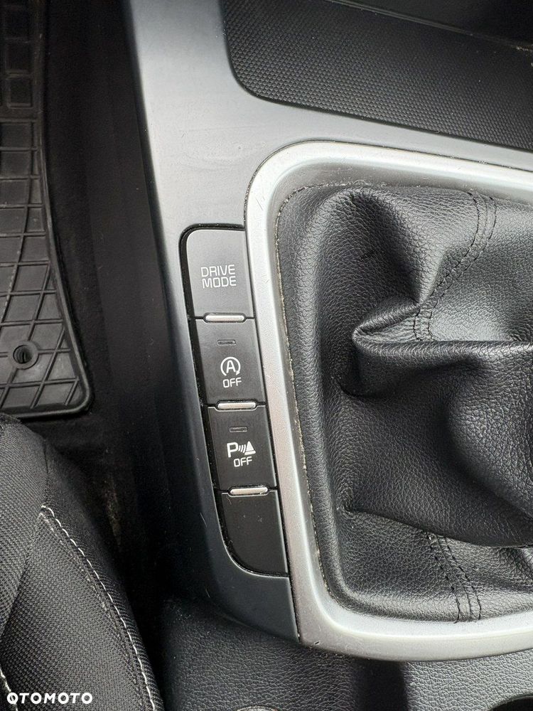 Kia Ceed - 12