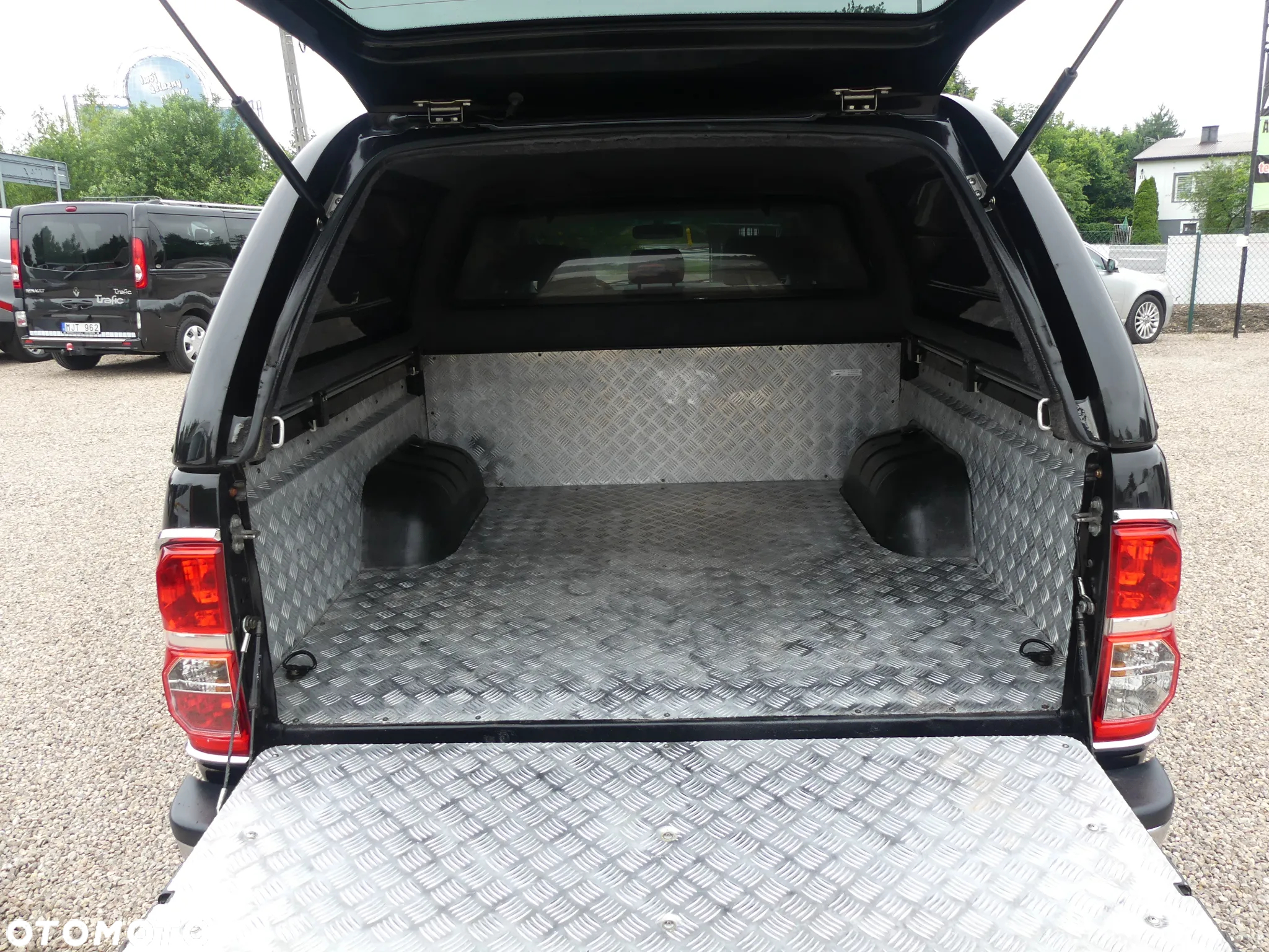 Toyota Hilux 4x4 Double Cab Autm Executive - 28