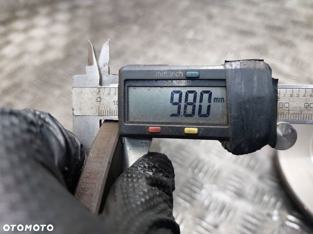 TARCZE HAMULCOWE TYŁ + KLOCKI AUDI A4 B6 - 6