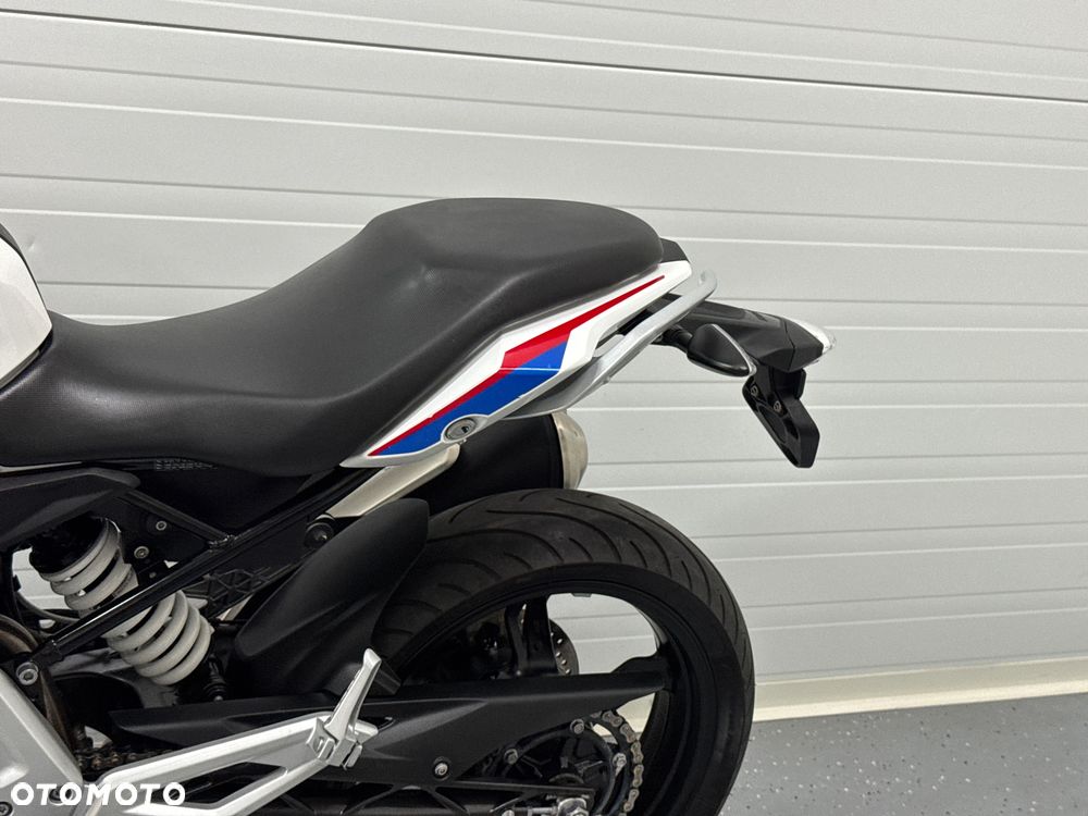 BMW G - 22