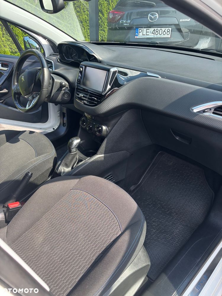 Peugeot 208 1.2 PureTech Style - 8