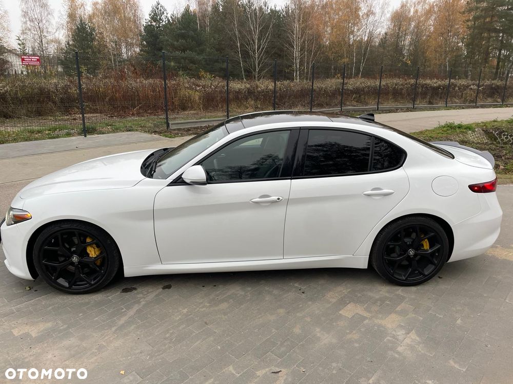 Alfa Romeo Giulia 2.0 Turbo 16V AT8 Veloce - 2