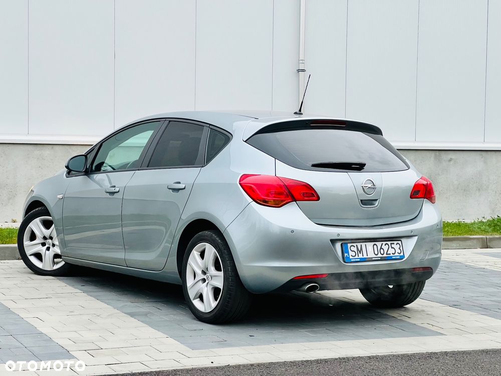 Opel Astra 1.4 Turbo Design Edition - 10