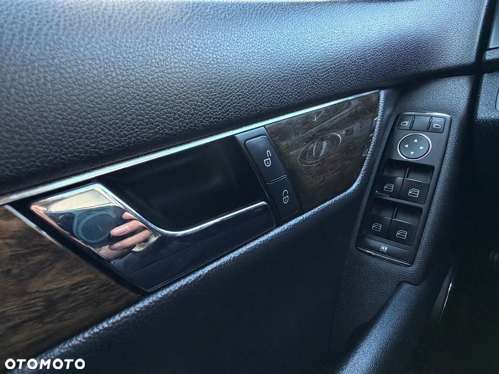 Mercedes-Benz Klasa C 200 (BlueEFFICIENCY) Elegance - 23