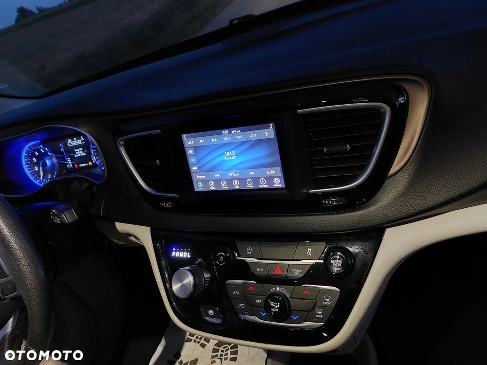 Chrysler Voyager - 17