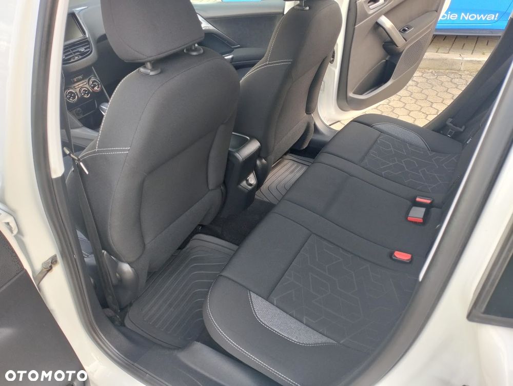 Peugeot 2008 1.2 Pure Tech Style S&S EAT6 - 10