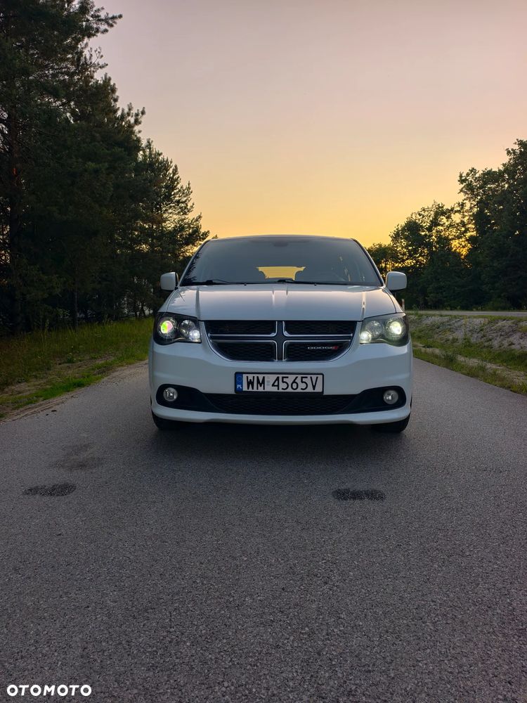 Dodge Grand Caravan - 29