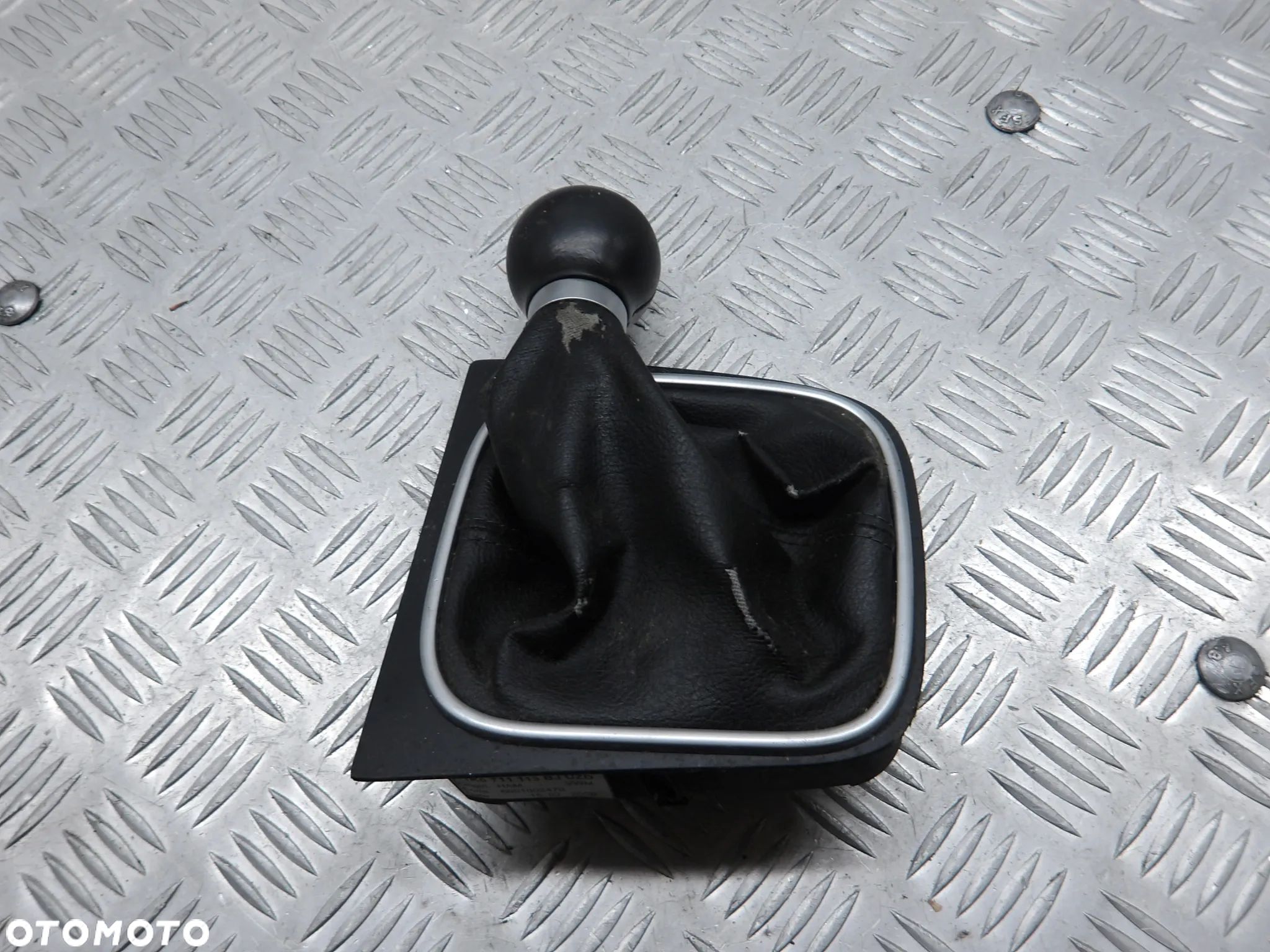 VW JETTA V 05-10 GAŁKA MIESZEK ZMIANY BIEGÓW 1K0711113 - 1